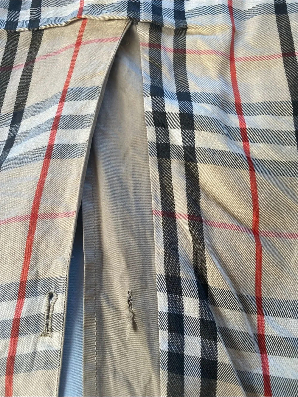 Burberry Beige Women's Trench Coat - Picture 7 of 11